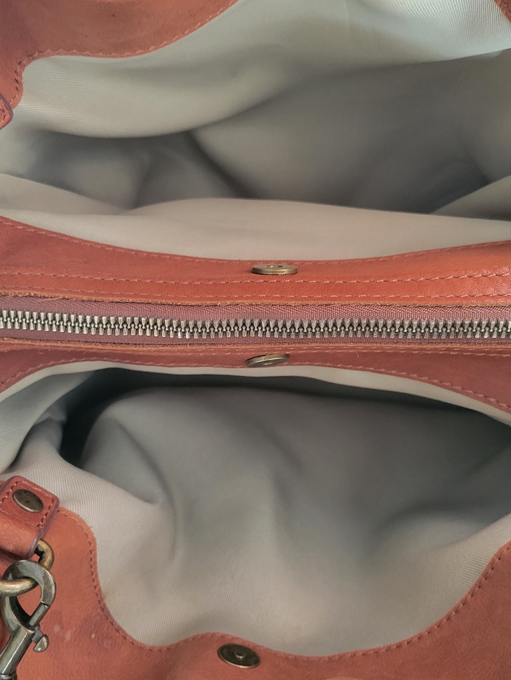 American Leather Co | Cognac Brown Real Leather Shoulder Bag - Picture 4 of 15